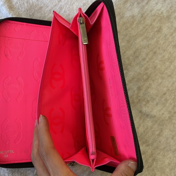 Chanel Cambon Zippy Wallet - Picture 10 of 17